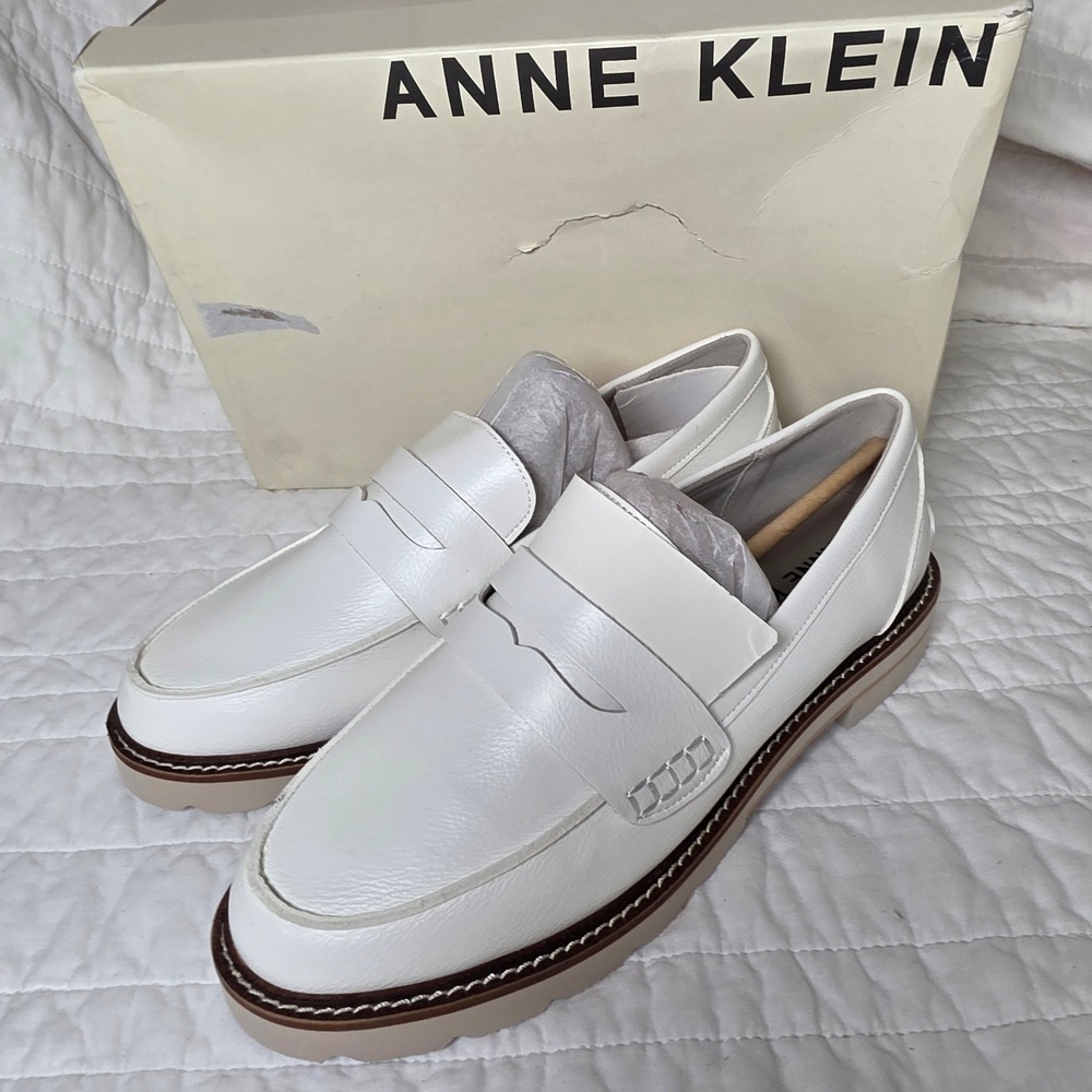 Anne Klein Everly White Faux Leather Penny Loafers Womens‎ 7.5 Brand New